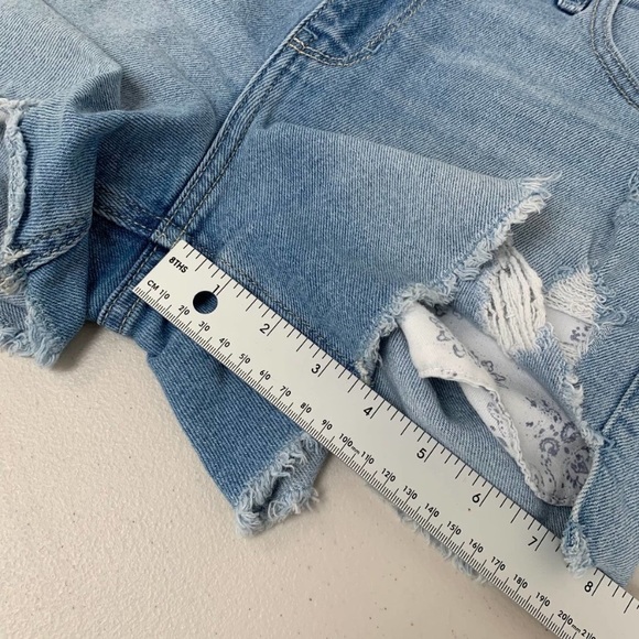 Hollister Jean High Rise Midi Shorts Size 28 Light Wash Distressed Stretch Denim - Picture 10 of 10